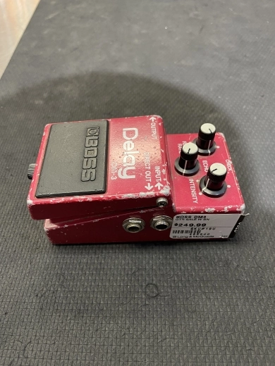 BOSS DM3 ANALOG DELAY 2